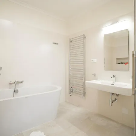 Na Knizeci Ceste Apartment